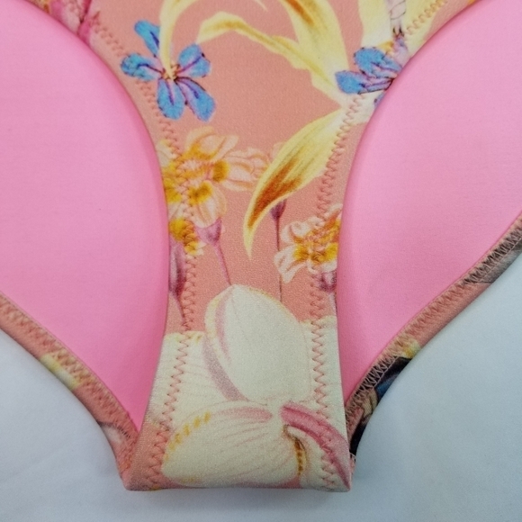 Triangl pink dahlia bikini bottom L - Picture 4 of 10